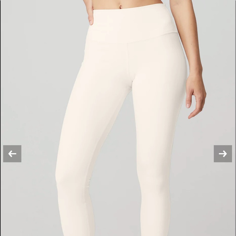 ALO Yoga High-Waist Leggings in Off-White/Cream